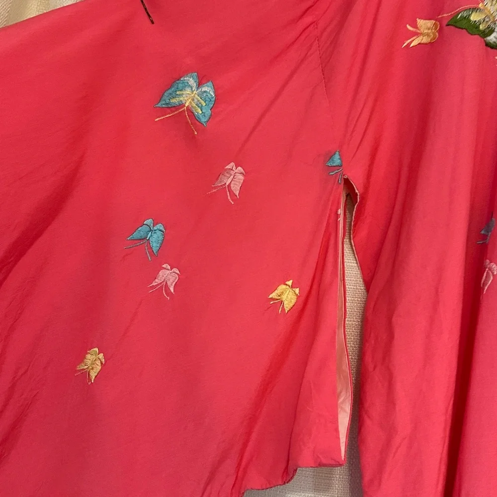 Vintage Japanese Silk Kimono Embroidered Butterflies - Picture 8 of 12